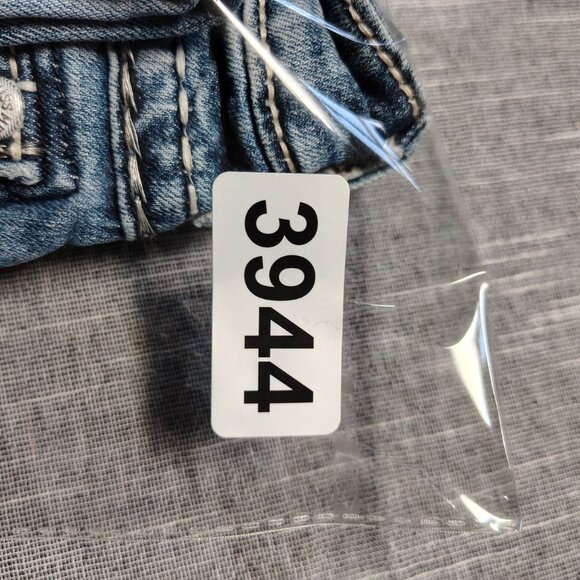 Miss Me Jeans women's Size 27 Medium Wash Boyfriend Capri Thick Stitch Flap - Picture 15 of 16